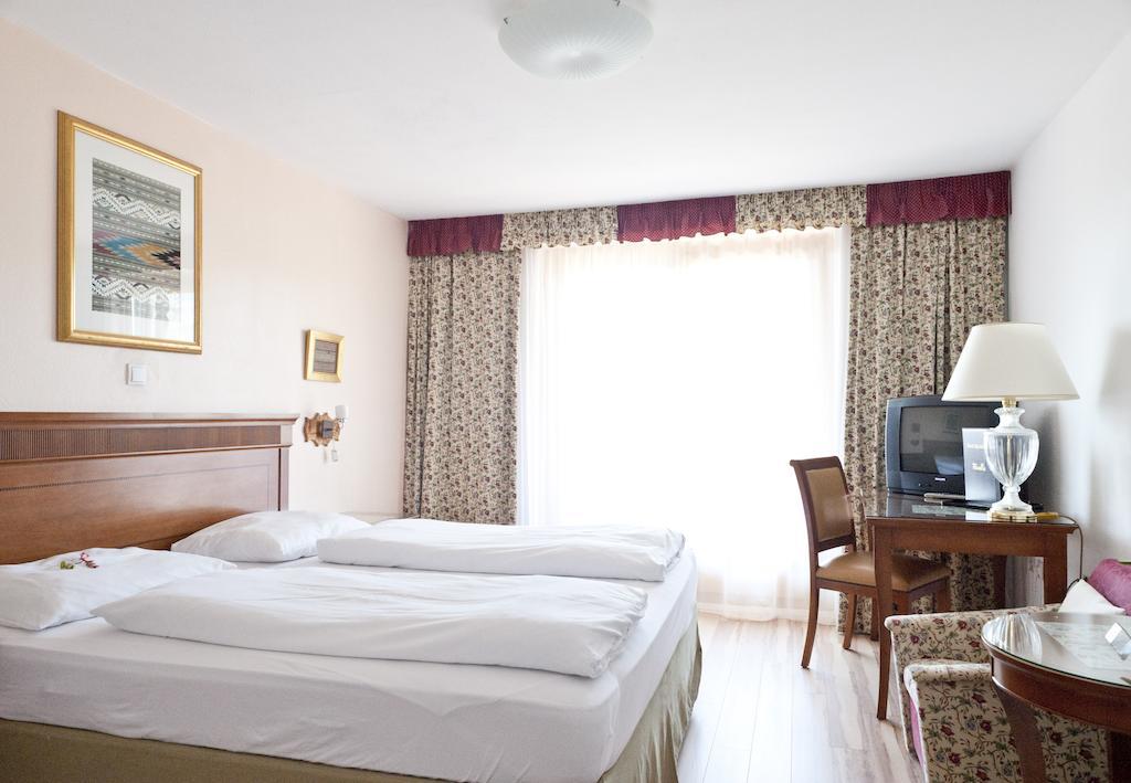 Hotel Alpenkrone Фильцмос Номер фото